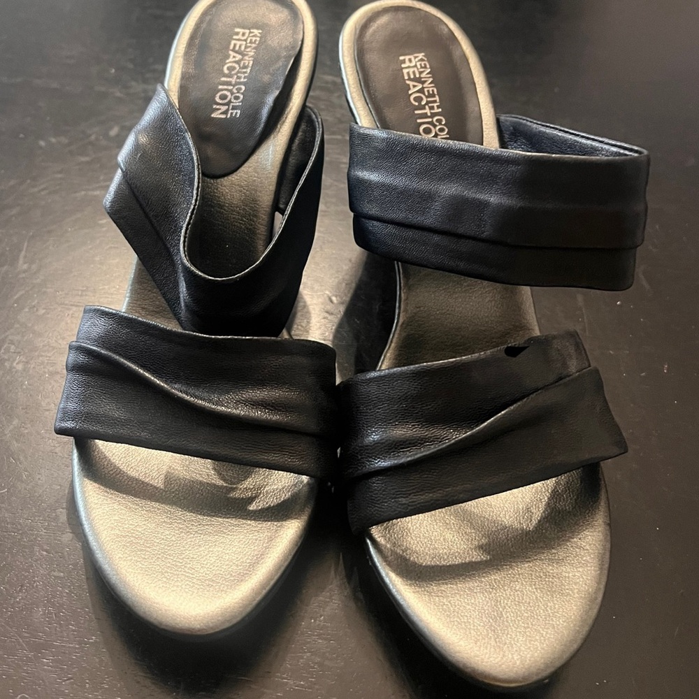 Kenneth Cole Reaction Black Leather Mules